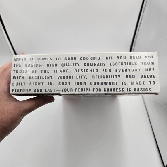 New Cast Iron Skillet 10" Fajita Pan With Wooden Serving Board Oval Shape NIB - Picture 4 of 6